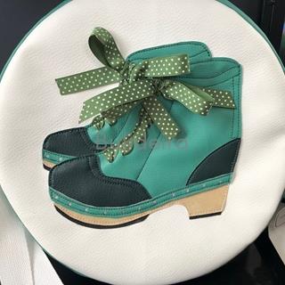 Funda acolchada modelo zoco en verde - Imaxe 1