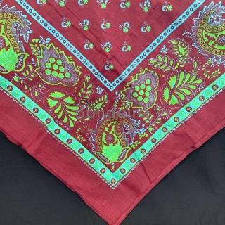 Pano de 120x120 en fondo granate e debuxo en verde - Imaxe 1