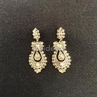 Pendentes modelo Nora en dourado - Imaxe 1