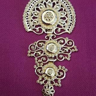 Sapo de bisuteria. Modelo Bulideira en dourado - Imaxe 1